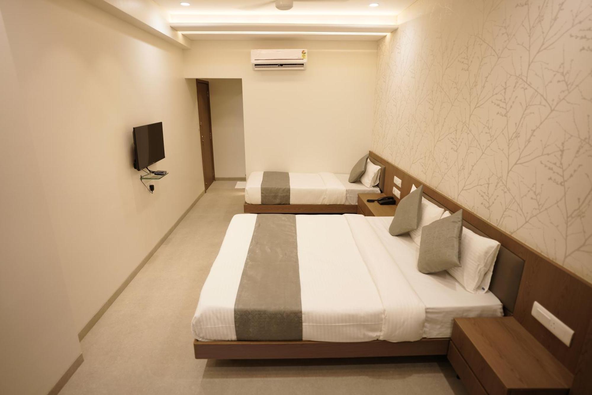 A Square Executive Hotel Аурангабад Экстерьер фото